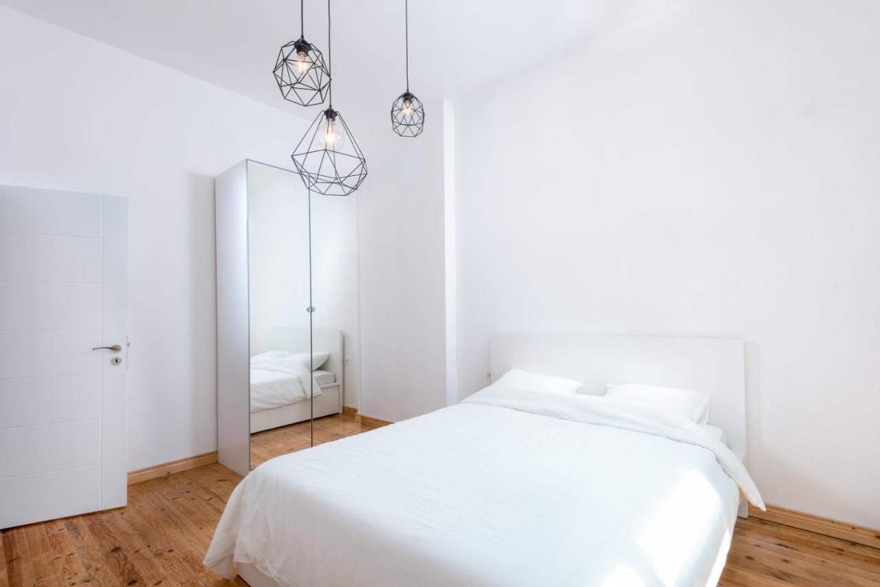 The White Apartment - Bogoridi Main Street Burgas Exterior photo