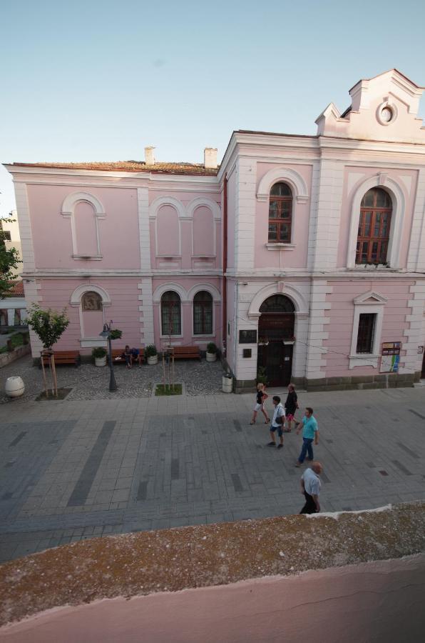 The White Apartment - Bogoridi Main Street Burgas Exterior photo